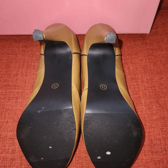 Women's Tan Peep Toe 4in High Heels By Shoe Dazzle Sz 7.5 - Picture 14 of 15